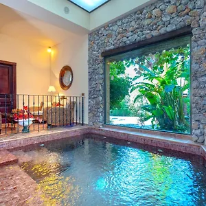 Casa Flores Con Piscina Interior Climatizada Villa Alcaucín